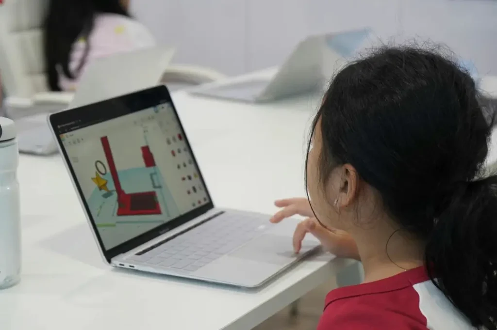 Futurum Academy student modelling in 3D design software